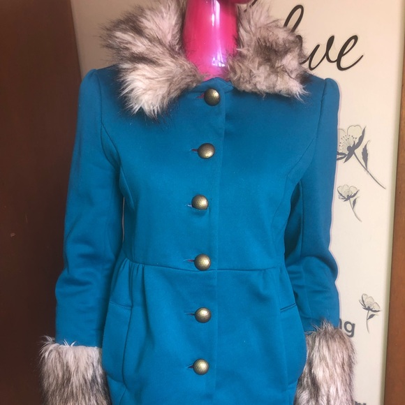 Ladies Teal coat with fur collar - Picture 1 of 4